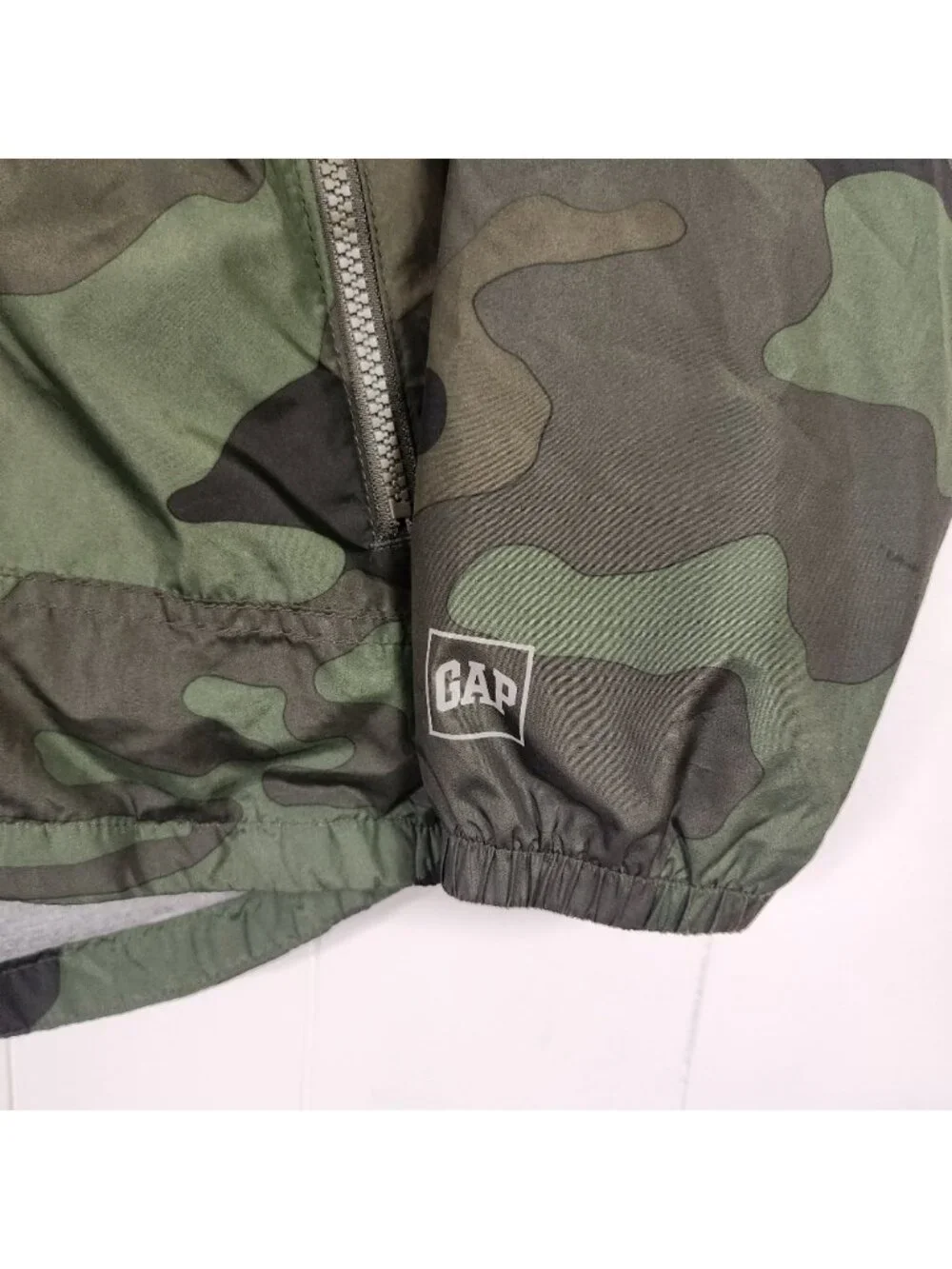 Gap Kids Green Camo Lined Windbreaker Zip Up Jacket Hood Boys Size Medium Spring